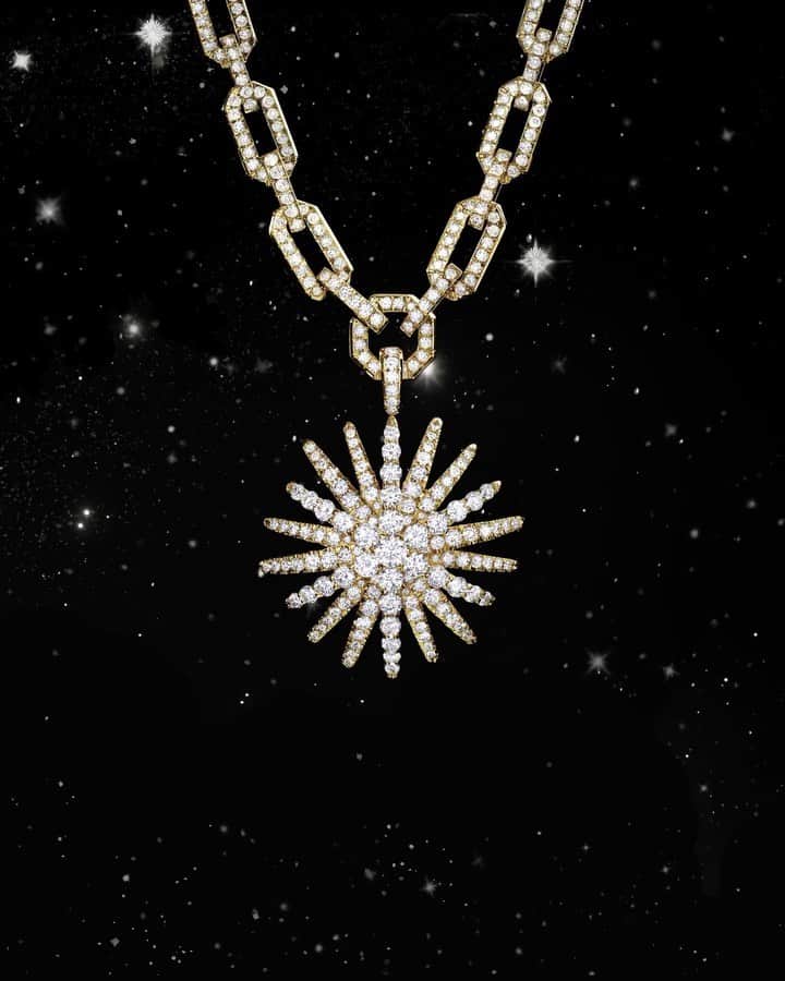 デビッドヤーマンのインスタグラム：「Star dreaming. This Starburst pendant is hand set with 3.42 carats of 💎. #TapToShop #DavidYurman」
