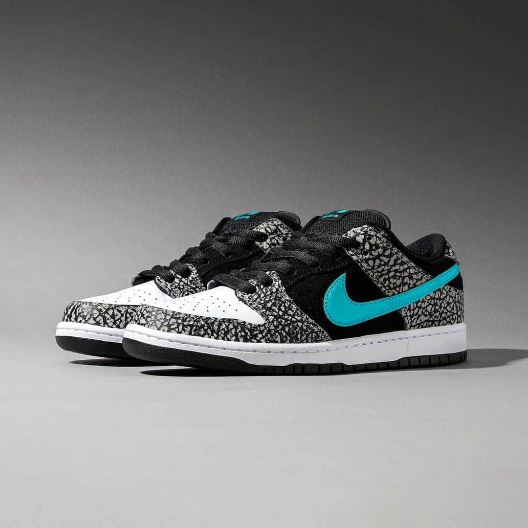 Flight Clubさんのインスタグラム写真 - (Flight ClubInstagram)「The Nike Dunk Low Pro SB 'Atmos Elephant' draws design cues from the Air Max 1 designed by the Japanese retailer in 2006, infusing the standout features with Clear Jade branding accents and elephant-print overlays.」12月9日 7時45分 - flightclub