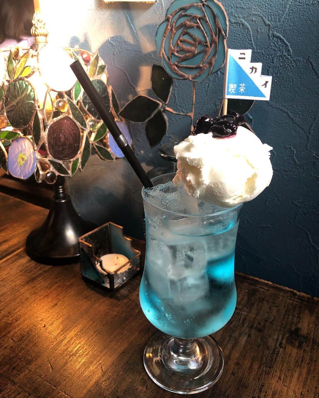 時東ぁみさんのインスタグラム写真 - (時東ぁみInstagram)「行ってみたかった喫茶店、古民家カフェへ☆ ・ 谷中にある喫茶 ニカイさん☆ アナログレコードで音楽が流れる中、昔ながらのクリームソーダを飲んで、ランチは名物 塩もつ煮込み定食！ 最高でしかないっ！！！また行くっ！！！ ・ 小さい頃からよく行ってる街なのに周りを歩いたことないから、もっと谷中を知りたくなったな☆ ・ #時東ぁみ #喫茶店 #喫茶 #喫茶ニカイ #古民家カフェ #谷中 #yanaka #日暮里 #nippori #アナログレコード #レコード #クリームソーダ #ニカイのクリームソーダ #ラムネ #ヨーグルトアイス #ランチ #lunch #名物 #塩もつ煮込み #定食 #美味しい #もっと知りたい #次は #フレンチトースト #食べたい」12月9日 8時20分 - amitokito
