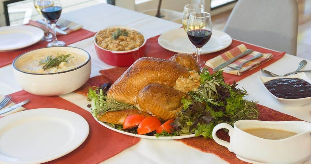 Zippy's Restaurantsのインスタグラム：「Sleep easy on Christmas Eve knowing that you ordered Zippyʻs Turkey Package. Order on Zippys.com before we run out.」