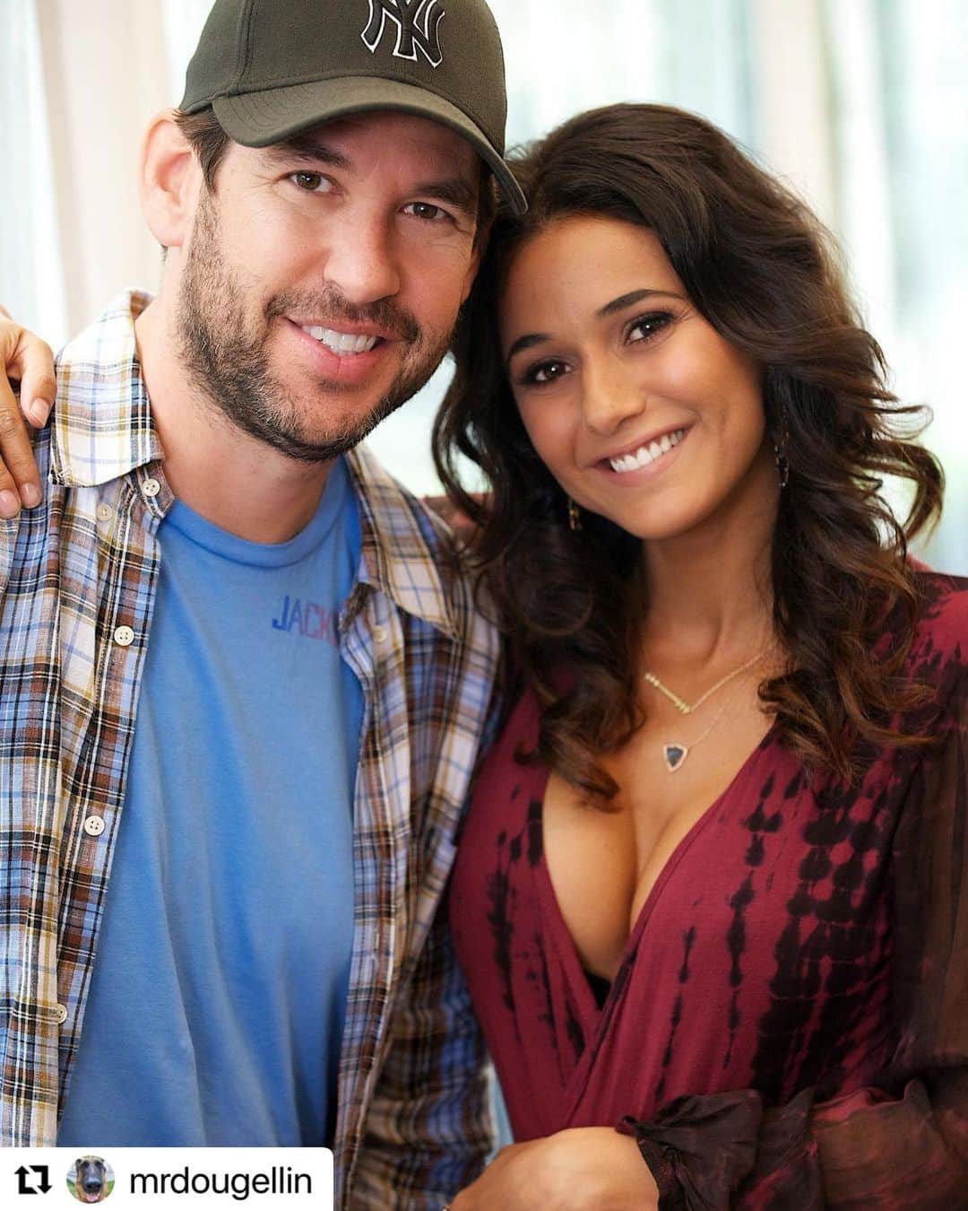 エマニュエル・シュリーキーのインスタグラム：「Always a highlight of my day to chat with you guys!! ❤️❤️❤️#Repost @mrdougellin with @make_repost ・・・ @victorythepodcast has @echriqui tomorrow. And it’s a good one ! Catch up on any episodes that you have missed. Victory !」
