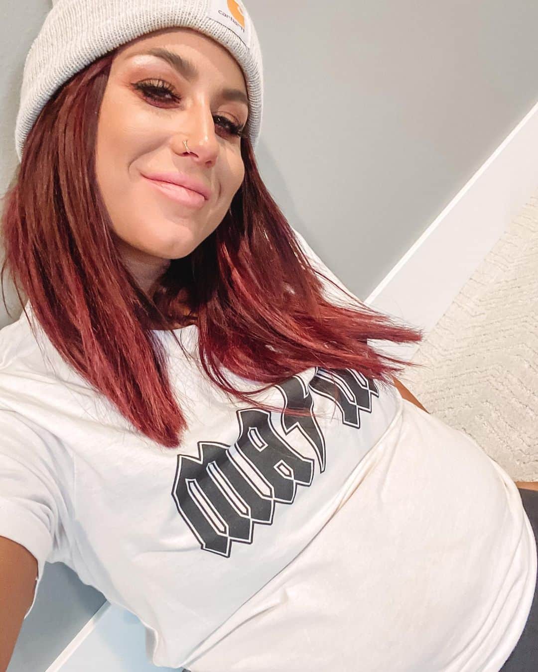 Chelsea Houskaさんのインスタグラム写真 - (Chelsea HouskaInstagram)「Ohhhhh baby. I’ve been SO emotional this pregnancy...everything I buy im like oh my gosh what if this really IS the last time buying tiny little newborn items 😭😭😭 I’m soaking in all the kicks, swollen ankles and back pain this time around because I really am just so grateful 🤍 I’m the luckiest mama」12月9日 9時15分 - chelseahouska