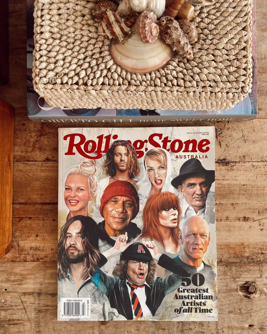 シェパードのインスタグラム：「What a lovely surprise it was having an honourable mention in @rollingstoneaus along side some amazing Australian artists. We don’t do what we do to get awards or mentions but it is always a proud moment when you are recognised by your own industry. ❤️ pick up this special edition of Rolling Stone Aus at your local news agent today.」