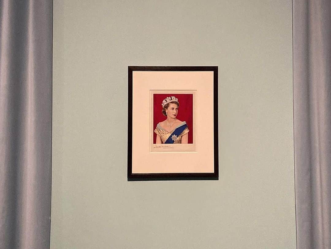 田名部生来さんのインスタグラム写真 - (田名部生来Instagram)「. すいてる美術館巡りが ほんとに幸せです。 ここ10年で上野で しっかり展示 見れるの初めて...笑 . 姫より女王の称号がいい👸🏻笑 英国には長年 インスパイア受けて おります故。 Netflixのザ・クラウンに ハマっております。  #おばショット   #kingandqueen展」12月9日 9時32分 - mnkspnpn