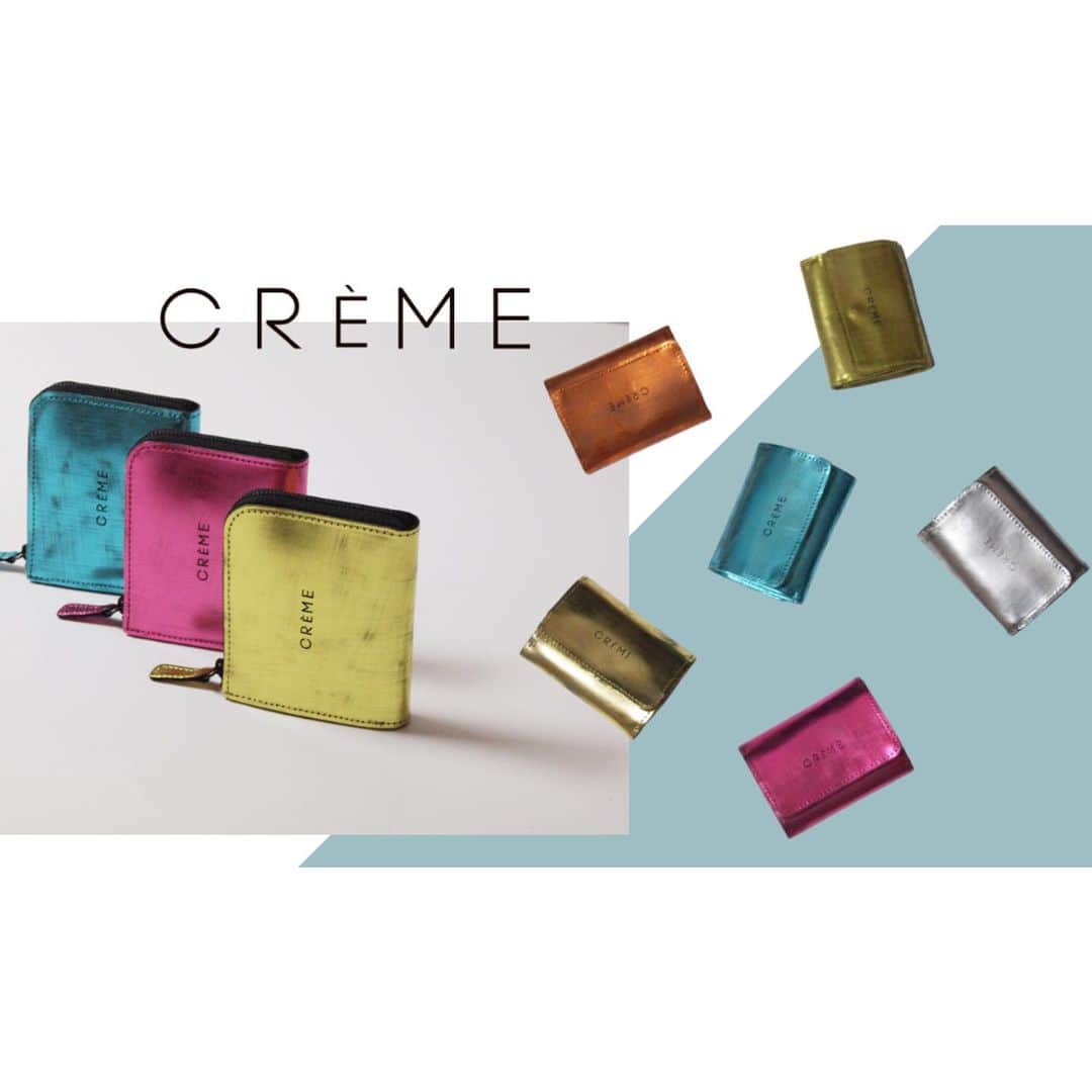のインスタグラム：「手のひらにすっぽり収まるCRÈME 箔ミニウォレット。神戸大丸3F イベントスペース、パルコオンライン、monterosa online shop にて販売しております。 #神戸大丸イベント　#パルコオンラインストア #CRÈME #箔シリーズ　#メタリック財布　#ミニウォレット　#三つ折り財布でコンパクト #L字財布　#kobedaimaru #christmaspresentshopping」