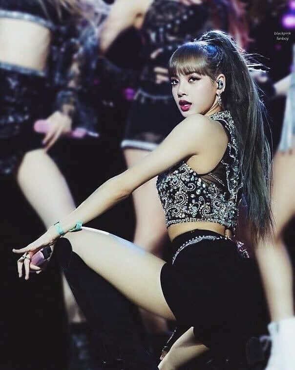 リサさんのインスタグラム写真 - (リサInstagram)「Queen of stage presence 🔥✨ . . . #BLACKPINK #리사 #LISA #LALISA #LALISAMANOBAN #LALISAMANOBAL #howyoulikethat #HOWYOULIKETHAT #thealbum #icecream #blackpinkicecream #selpink #thealbum #lovetohateme #lovesickgirls #prettysavage #betyouwanna #youneverknow #crazyoveryou #theshow #theinvitation #thealbum」12月9日 21時53分 - lisa.blackpink