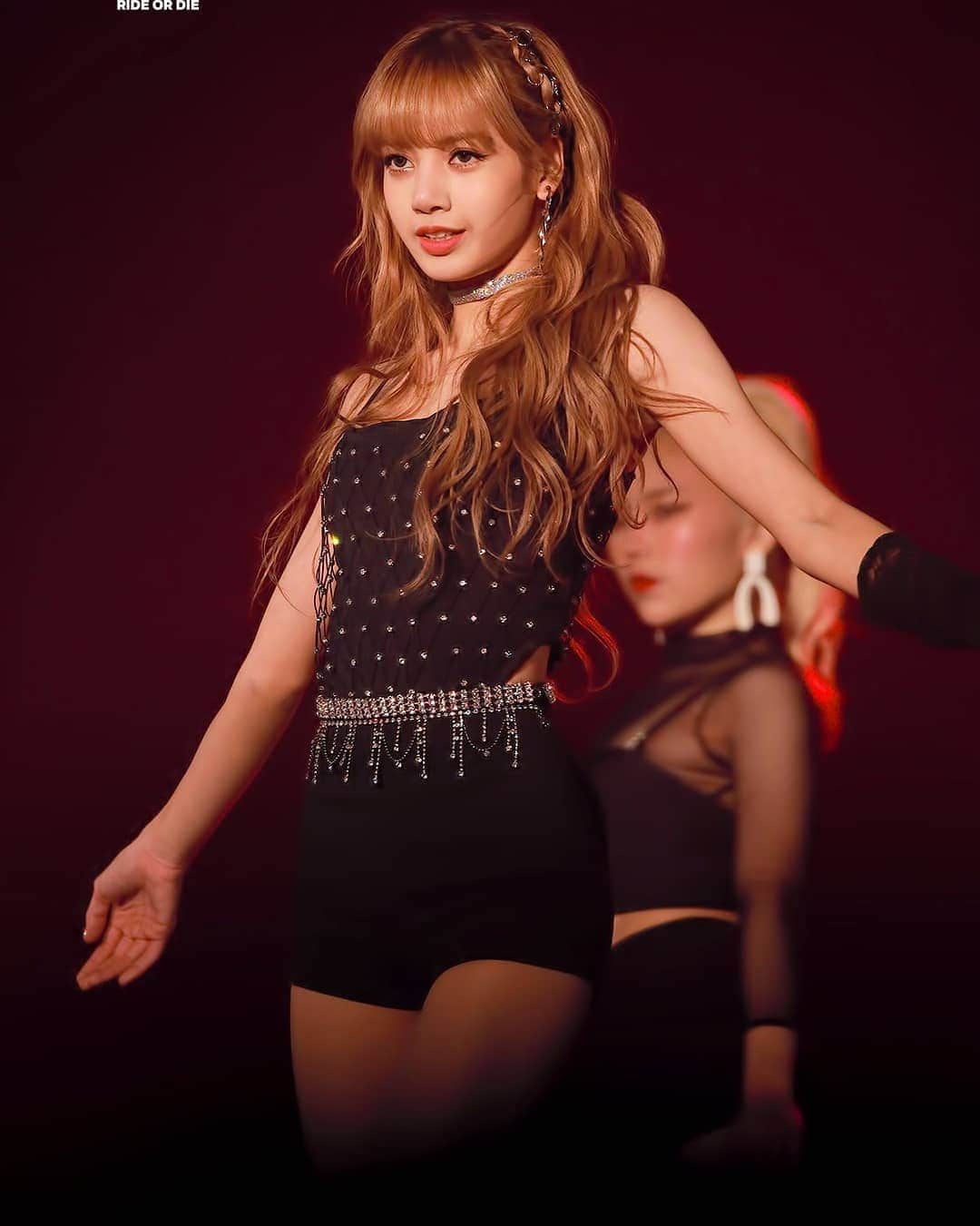 リサさんのインスタグラム写真 - (リサInstagram)「Queen of stage presence 🔥✨ . . . #BLACKPINK #리사 #LISA #LALISA #LALISAMANOBAN #LALISAMANOBAL #howyoulikethat #HOWYOULIKETHAT #thealbum #icecream #blackpinkicecream #selpink #thealbum #lovetohateme #lovesickgirls #prettysavage #betyouwanna #youneverknow #crazyoveryou #theshow #theinvitation #thealbum」12月9日 21時53分 - lisa.blackpink