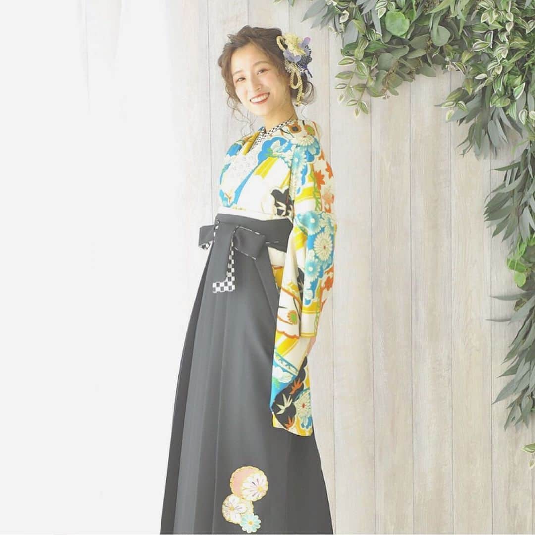 佐藤華純のインスタグラム：「.  【 #SISUI 】  ファイナルイベントで着る着物もSISUIさんのなんですよ👘✨ どんな着物かはお楽しみに〜っ！！  成人式や卒業式の振袖・袴をレンタルする方は是非SISUIさんへ📣  2枚目にはクーポンを貼ってますよっ👀  #ミスキャンパス立命館2020 #MCR2020  #立命館 #立命館大学 #京都 #女子大生  #ミスキャン #ミスコン #ファイナリスト  #シスイ #袴レンタル #卒業式 #成人式 #前撮り #着物ヘア #着物アレンジ #着物デート」