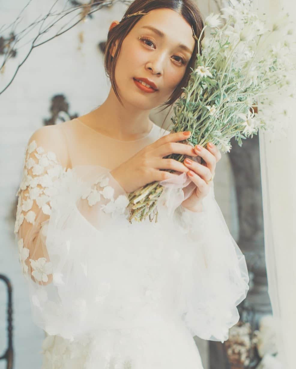 河野麻里さんのインスタグラム写真 - (河野麻里Instagram)「・ ・ wedding photo   @pincopicon  @shimpei65   ・ ・ #マリhair #浜松市」12月9日 20時24分 - brillantmari