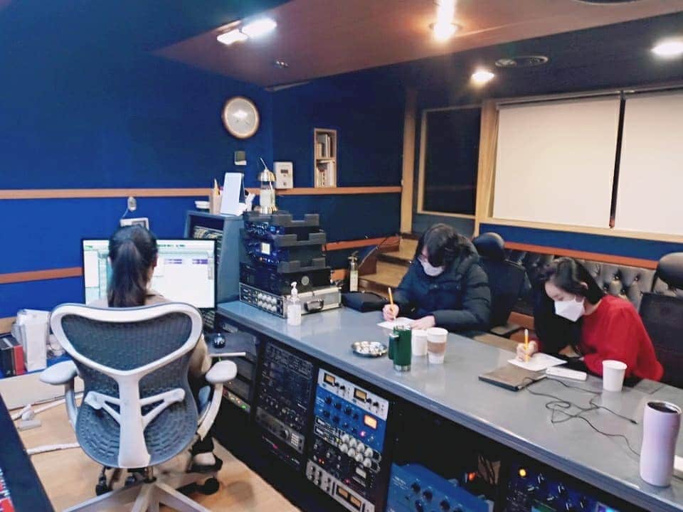 ダヘ さんのインスタグラム写真 - (ダヘ Instagram)「⠀ 가자☺ ⠀ #신곡 #서울스튜디오 #좋아!!」12月9日 20時30分 - jjeon_migyo