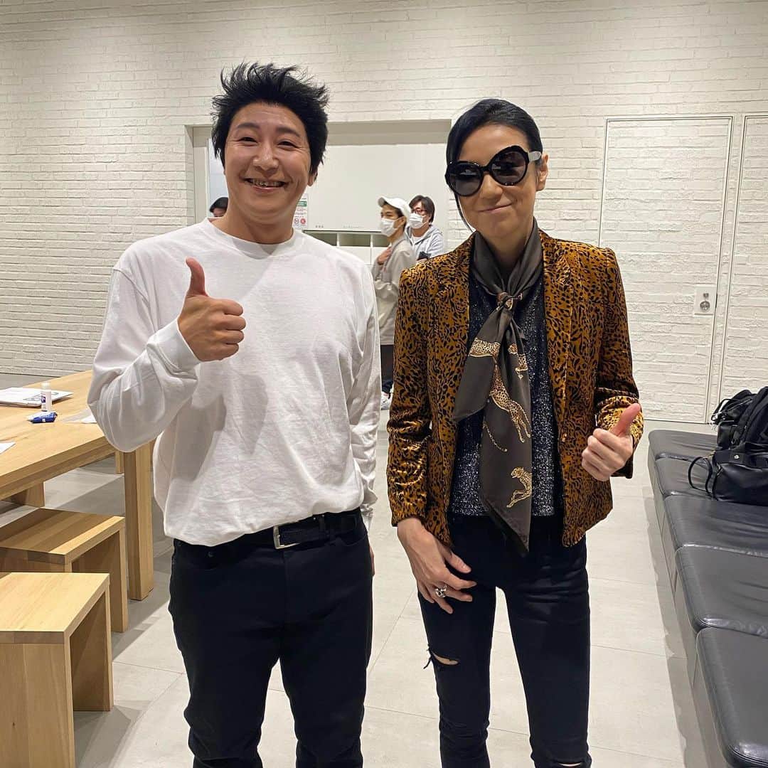 長田庄平のインスタグラム：「GAOさんありがとうございました!  カッケー！！  あ〜気持ち良かった♪  #有吉の壁  #GAO #チョコレートプラネット」