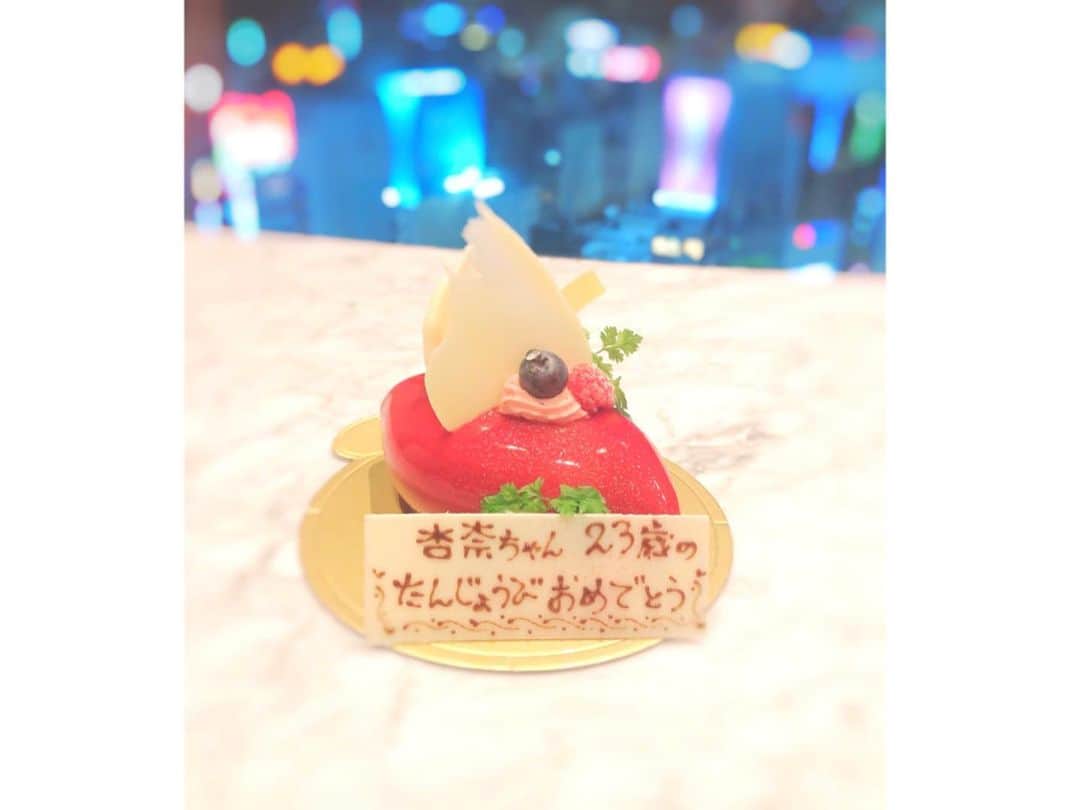 山本杏奈さんのインスタグラム写真 - (山本杏奈Instagram)「🎂💗🎂  ケーキ載せてなかったのでっ  みんなは何ケーキがすき〜？」12月9日 20時42分 - yamamoto_anna_