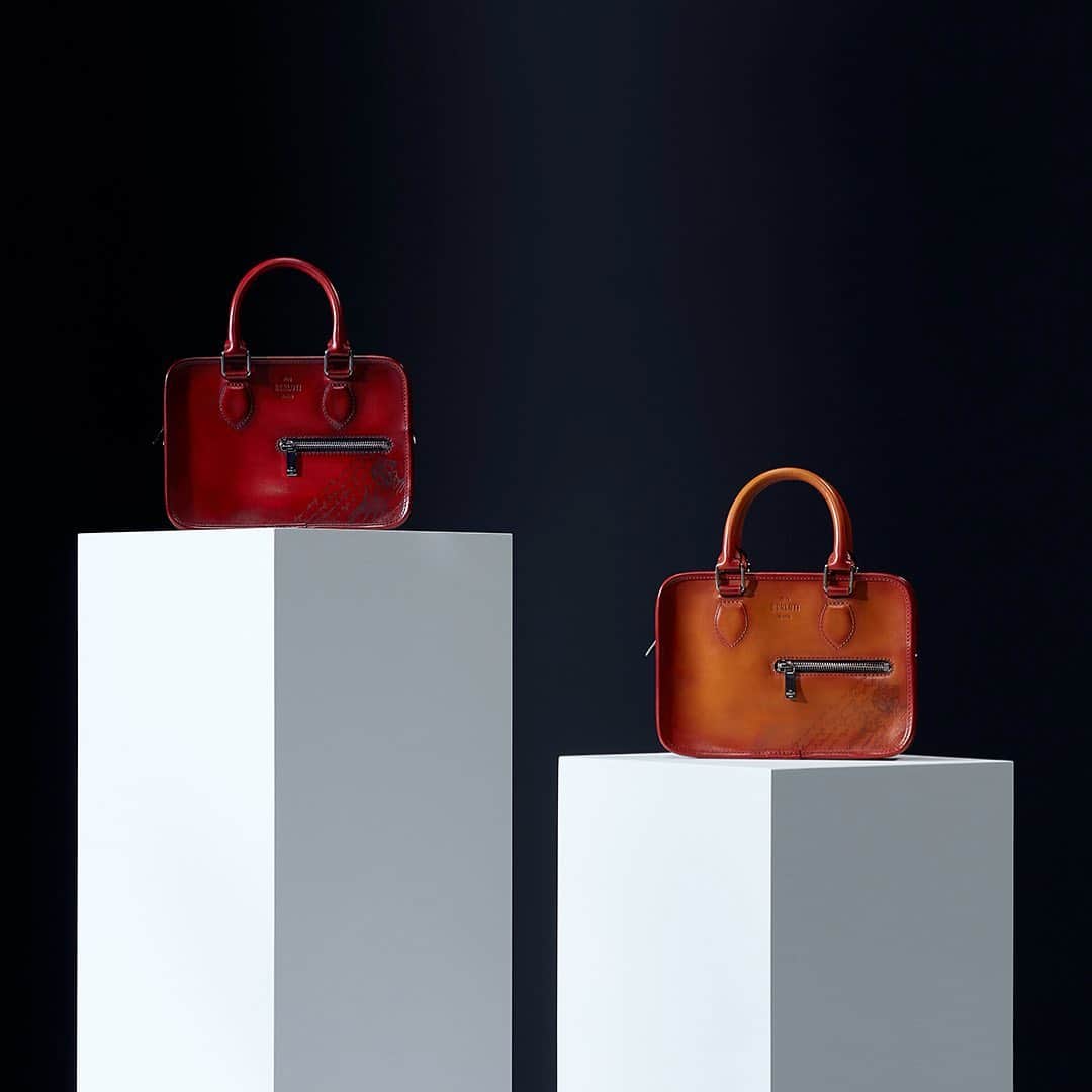 ベルルッティのインスタグラム：「- THE #BERLUTI VIBRANT HOLIDAYS BY @kris_van_assche -    This year, Berluti celebrates the end-of-year holidays with the new Home & Office Objects Collection and a selection of emblematics including the new SIGNATURE canvas collection with a colourful patina twist.   For the new Home & Office Objects Collection, Berluti has teamed up with a select group of highly respected European makers, including Werkstätte Carl Auböck, Bottega Ghianda, San Lorenzo Silversmiths and Simon Hasan, commissioning Berluti editions of iconic historic designs by Gae Aulenti, Afra and Tobia Scarpa, Carl Auböck II and III and new work by Simon Hasan, dating from every decade between the 1950’s and 2000’s.   Both functional and statement-worthy, the selection of emblematics highlights the Un Jour Gulliver, the Toujours tote bag, and the new SIGNATURE canvas collection which includes the Séjour card holder, the Explorer backpack and the Nino clutch to name a few.   For the occasion, the Venezia leather takes on a bold, joyful twist with an array of new patinas. Originally created last year especially to restore the upholstery of Pierre Jeanneret’s furniture pieces- and inspired by the rich colours found in the architecture, landscape and foliage of the north Indian city of Chandigarh -, these vibrant new colours include Utopia blue, Acqua blue, Nespola orange, Sunset purple, Rose Garden pink, Simal red and Grass green. Hand-applied to the Venezia leather and Venezia leather details of the SIGNATURE canvas accessories, they enhance every piece with a unique depth of colour.   Available In-Store and on the E-Shop.   Our Stores in France are now open and our teams will be delighted to welcome you.」