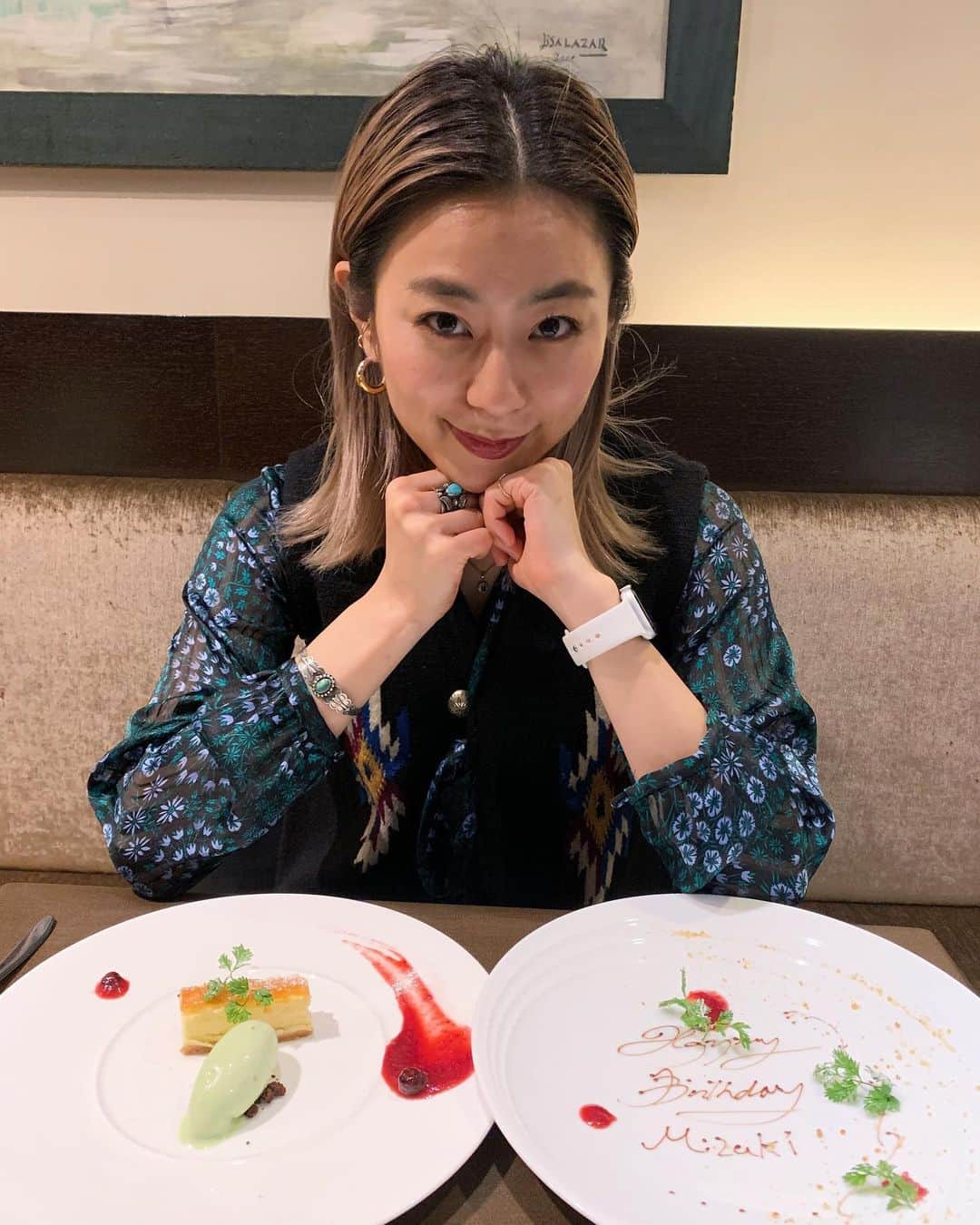 のインスタグラム：「Thank you my sweet cousin♡」