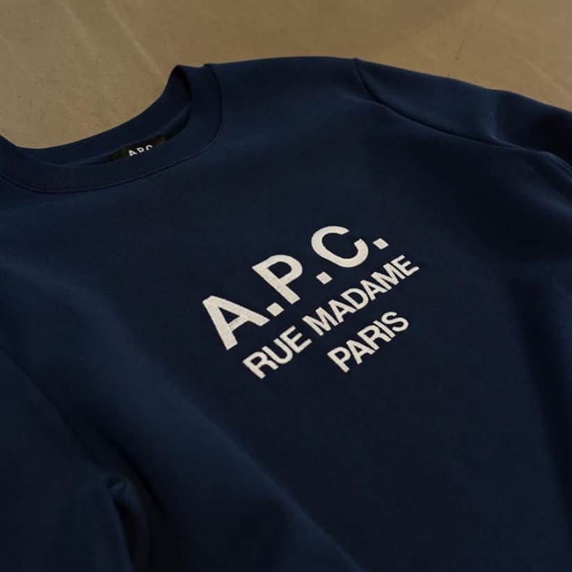 アーペーセーのインスタグラム：「A.P.C. F/W 2020⠀ ⠀ The Rufus sweatshirt with embroidered “A.P.C. Rue Madame” logo is available in faded rose, charcoal grey, heather ecru, navy blue and burgundy.⠀ ⠀ Available in stores and at apc.fr⠀ ⠀ Regram @sloulisbon ⠀ ⠀ #APC #APCFW20 #APCsweatshirt #MyAPC」
