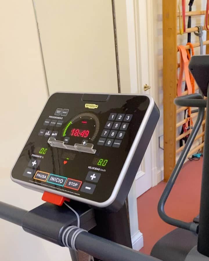 フェルナンド・ベルダスコのインスタグラム：「Primer día trotando a 8 km/h  Feliz de poder volver a correr después de la operación !! #5semana #vamos 💪🏽」