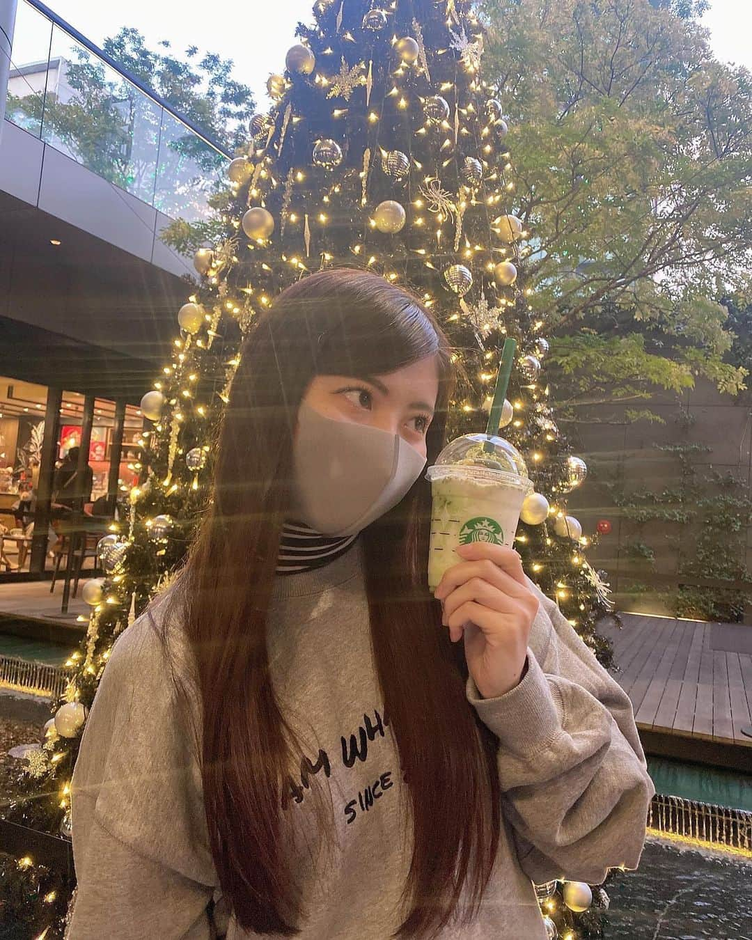 荒井優希さんのインスタグラム写真 - (荒井優希Instagram)「クマトッピングしてきた🐻‍❄️🎄#starbucks #サンタベアリスタチョコレート #抹茶抹茶ホワイトチョコレートフラペチーノ」12月9日 20時55分 - araiyuki57