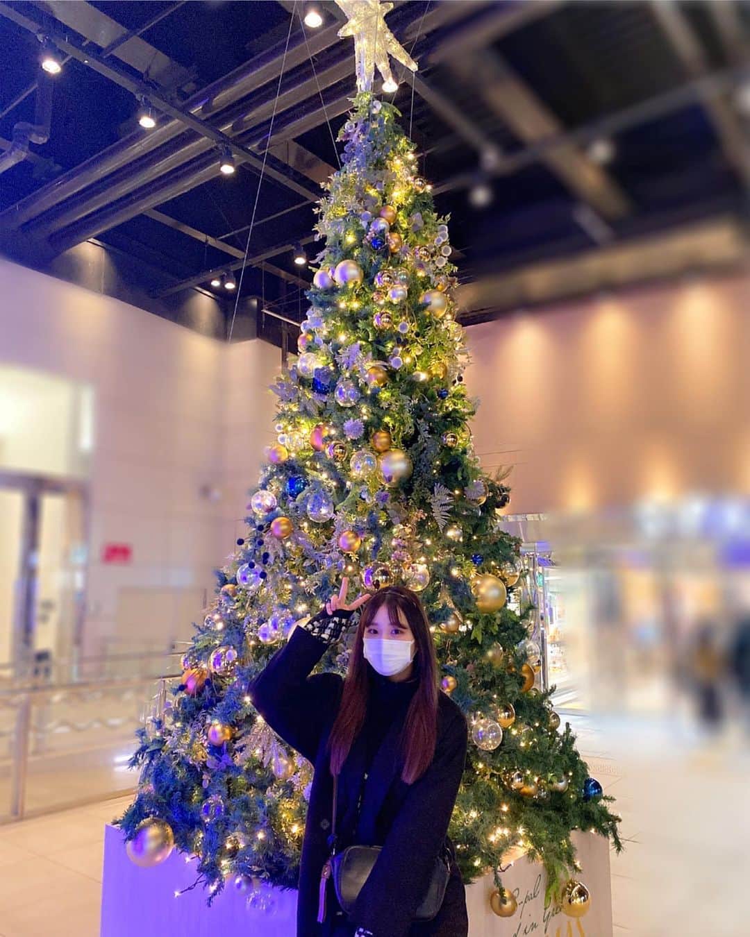 Dorothy Little Happyのインスタグラム：「✿ ふぅか ✿ ⋱⋰ ⋱⋰ ⋱⋰ ⋱⋰ ⋱⋰ ⋱⋰ ⋱⋰ ・ この頃、寒くなったねぇ❄ 毎年、仙台駅の かわいいクリスマスツリーです🎄 ・ ・ #dorothylittlehappy  #sendai #xmas #クリスマスツリー  ⋱⋰ ⋱⋰ ⋱⋰ ⋱⋰ ⋱⋰ ⋱⋰ ⋱⋰」