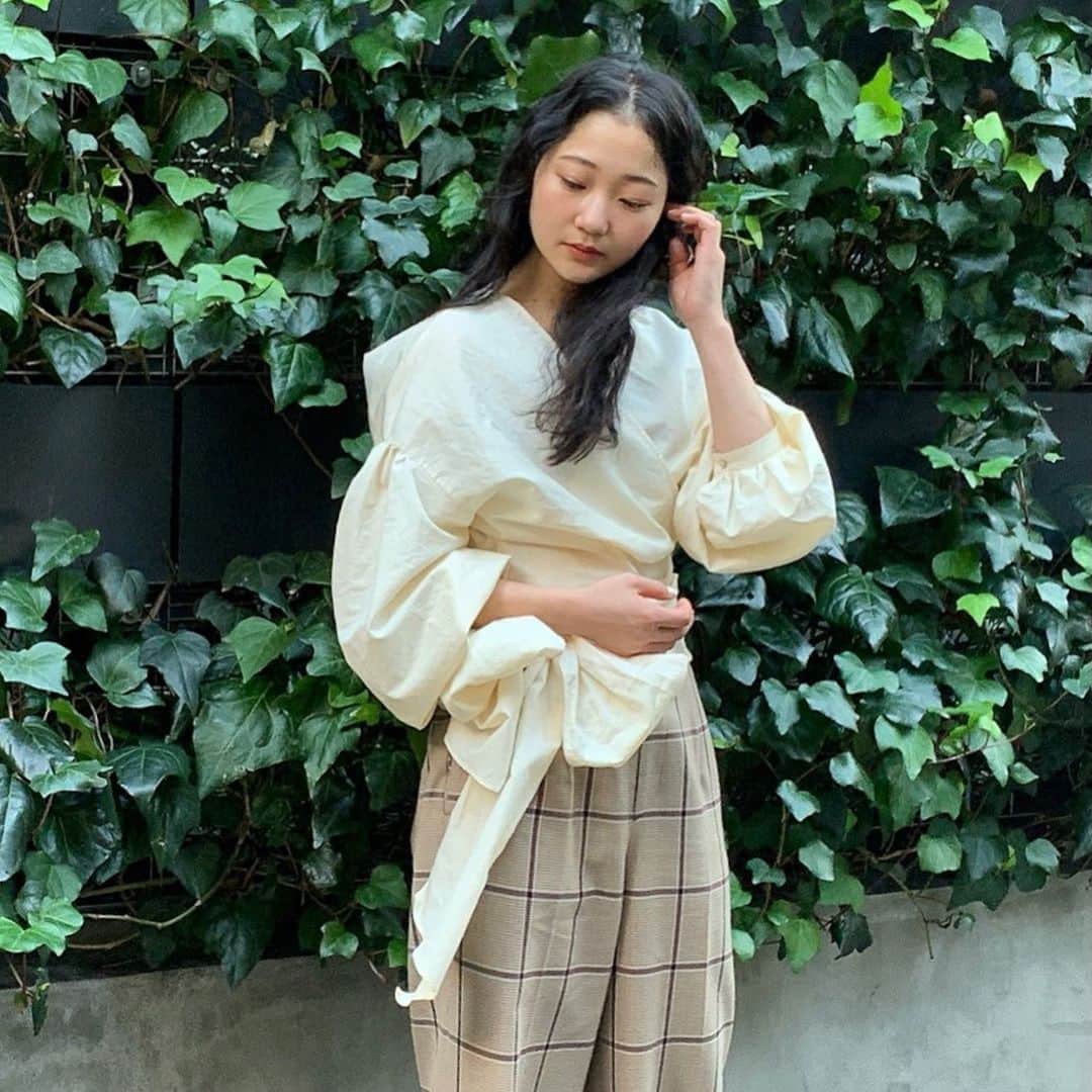 斎藤なりのインスタグラム：「本日発売のananに載っております🪐 私がお仕事をする上で大切にしている 生活でのマイルールお話しさせていただきました！ 見てね✔︎」