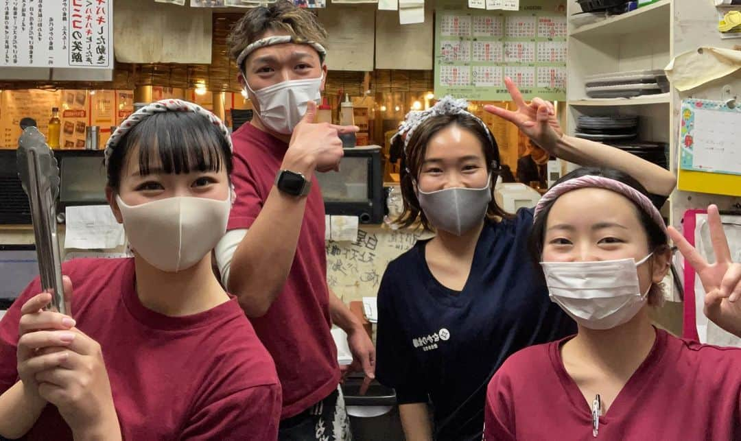 なかの食鶏十三店さんのインスタグラム写真 - (なかの食鶏十三店Instagram)「こんばんは！🌚 なかの食鶏十三店今日はこのメンバーで営業してます！！！ まーくんいないのちょっと残念、、🥺💧 美味しい鶏準備してお待ちしてます！！ #なかの食鶏 #なかの食鶏十三店 #十三居酒屋 #十三焼鳥 #泣く子も黙る焼鳥 #食鶏しか勝たん」12月9日 21時20分 - nakanoshokkei.juso