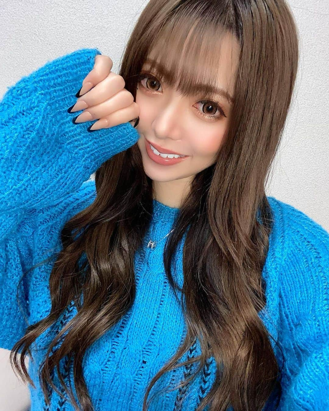 みらたむさんのインスタグラム写真 - (みらたむInstagram)「💋💋💋💋💋💋💋💋💋  月イチのホワイトニング🦷✨  いつもは表参道店通いよったんやけど 今回は新宿の @light_beauty_shinjuku にお邪魔してきた☺️  歯で印象変わるし白いと清潔感あるよな😹 1回でトーンアップするし ほんまにおすすめできるサロン🥺💙  #ホワイトニング #セルフホワイトニング #ライトビューティー #ライトビューティー新宿西口店  #オルチャン #オルチャンメイク #ニット」12月9日 21時26分 - mirai_07xx