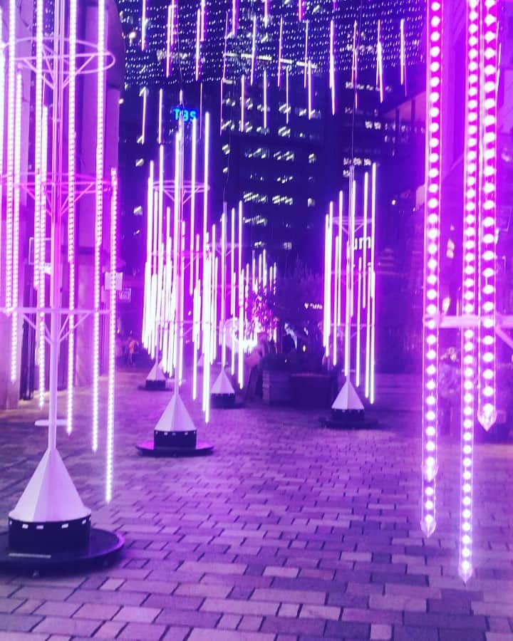 マイケル富岡のインスタグラム：「クリスマス…静かなクリスマス… #tbs #akasaka #christmas #illumination #actor #actorslife #shooting #love #マイケル富岡 #タレント #俳優 #撮影 #クリスマス #イルミネーション #キラキラ」