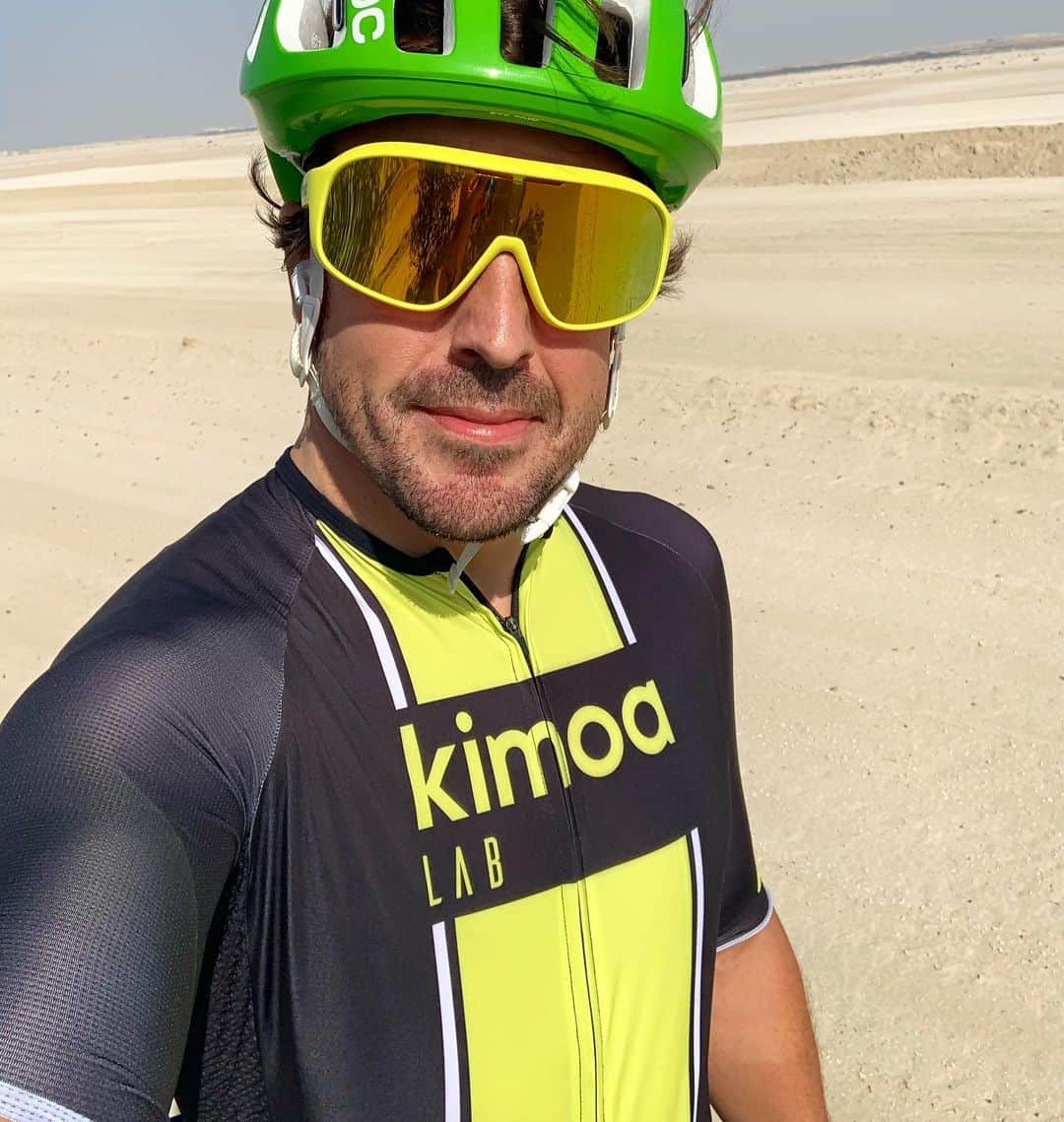 フェルナンド・アロンソさんのインスタグラム写真 - (フェルナンド・アロンソInstagram)「Explorando 🏜🚴‍♂️  • @kimoa #kimoaLab #cycling #bahrain」12月9日 21時29分 - fernandoalo_oficial