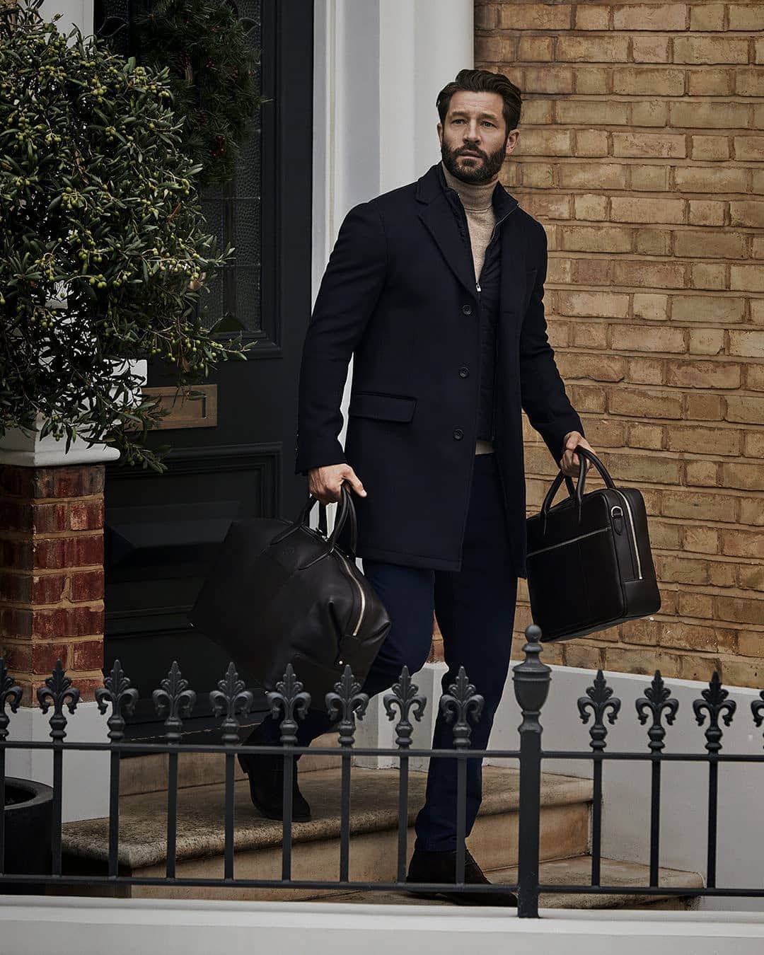 ハケットのインスタグラム：「Looking for a layered look that includes function and comfort yet doesn’t shy away from style? Look no further. Explore our exclusive gift selection at the link in our bio. #STAYHackett」