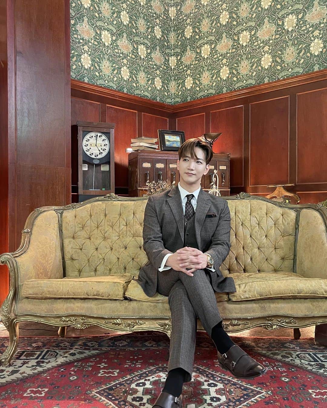 2PMさんのインスタグラム写真 - (2PMInstagram)「핫티는 다 웃는 상이라면서요? 밍보면 입꼬리가 내려갈 일이 없어서💗  #레투도 #광대가_백두산☺️ #레투스타그램」12月9日 21時38分 - real_2pmstagram