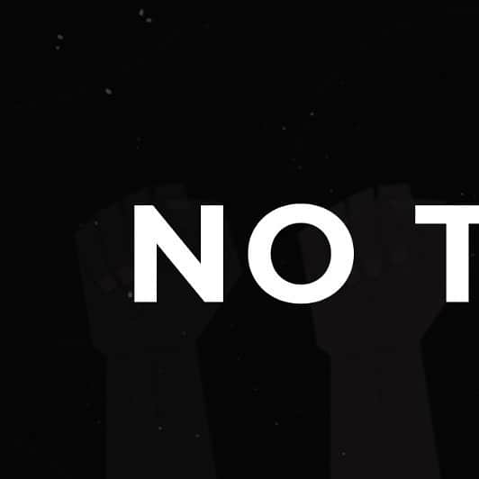 エリアカン・マンガラのインスタグラム：「I refuse to accept the view that mankind is so ruthless! And now I salute the strong gesture of the players who were able to highlight a racist act on the very edge of the pitch...   #NoToRacism ✊🏻✊🏿」