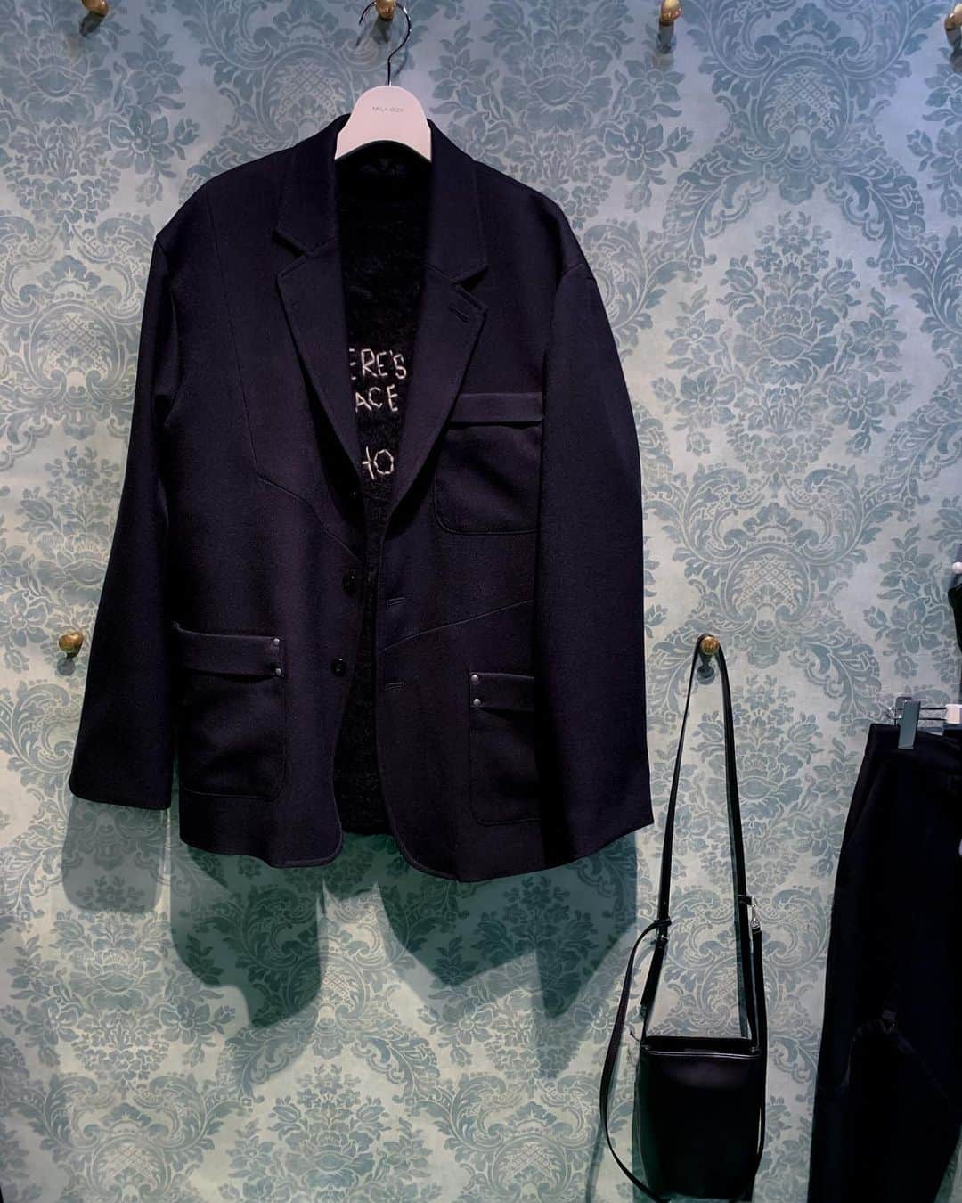 ミルクボーイさんのインスタグラム写真 - (ミルクボーイInstagram)「1.Paneled Jacket ￥32,000+tx Paneled Pants ￥20,500+tx Paneled Tie Shirts ￥16,000+tx  2. Paneled Jacket ￥32,000+tx Mohais Sweater(Limited Custom)￥29,900+tx  シックなパターンのスーツはこれからのホリデーシーズンやそれ以外のシーンでも幅広く活躍してくれそうです！」12月9日 13時20分 - milkboyharajuku