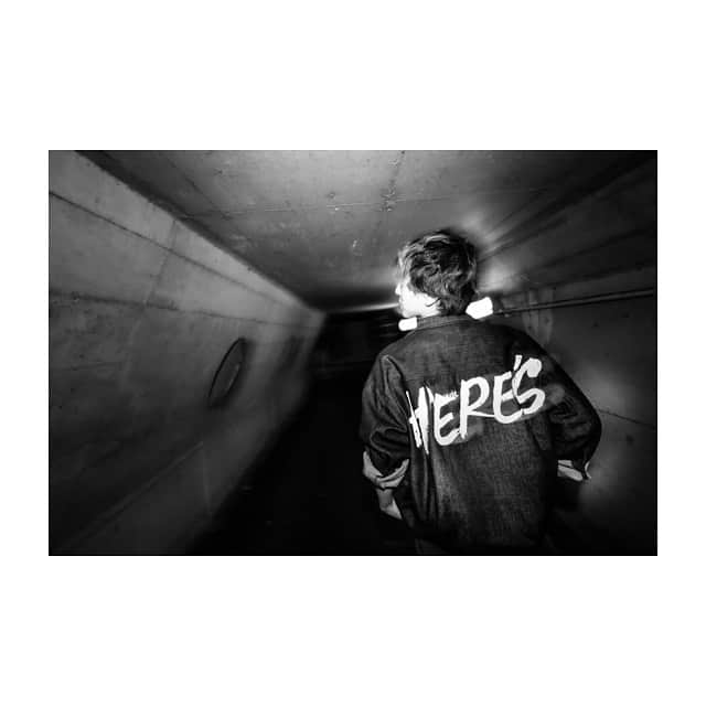 のインスタグラム：「HERE'S  TRUE Self 2020 WINTER COLLECTION 12/15(火)20:30〜 公式Instagram @trueself_official_ にてインスタライブを配信いたします。 このライブ配信中に、新作アイテムの販売をスタートいたしますのでお見逃しなく。 僕の口から、皆さんからの質問などにもお答えいたします。  アイテム数やバリエーションも充実したコレクションとなっております！お楽しみに！  #TRUESelf」
