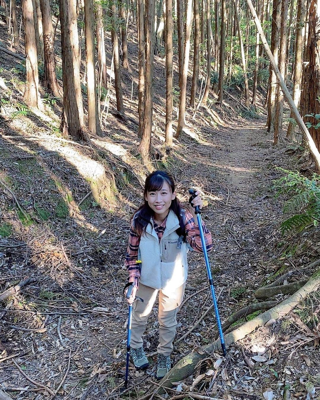 桜愛美さんのインスタグラム写真 - (桜愛美Instagram)「近づいてきたぁぁ 初めての登山体験でした！！！  撮影 @chiaki_yo   #時を楽しむ時津町」12月9日 13時53分 - manami_guitars