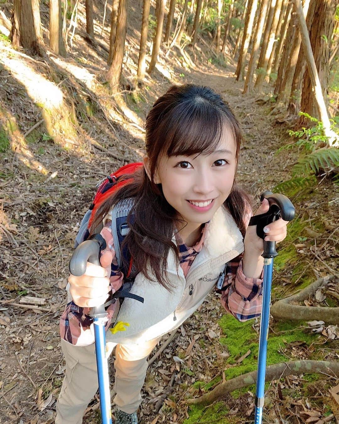 桜愛美さんのインスタグラム写真 - (桜愛美Instagram)「近づいてきたぁぁ 初めての登山体験でした！！！  撮影 @chiaki_yo   #時を楽しむ時津町」12月9日 13時53分 - manami_guitars