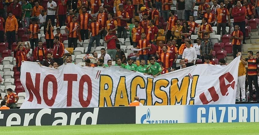 ガラタサライSKさんのインスタグラム写真 - (ガラタサライSKInstagram)「✊🏻✊🏼✊🏽✊🏾✊🏿 #NoToRacism」12月9日 15時01分 - galatasaray