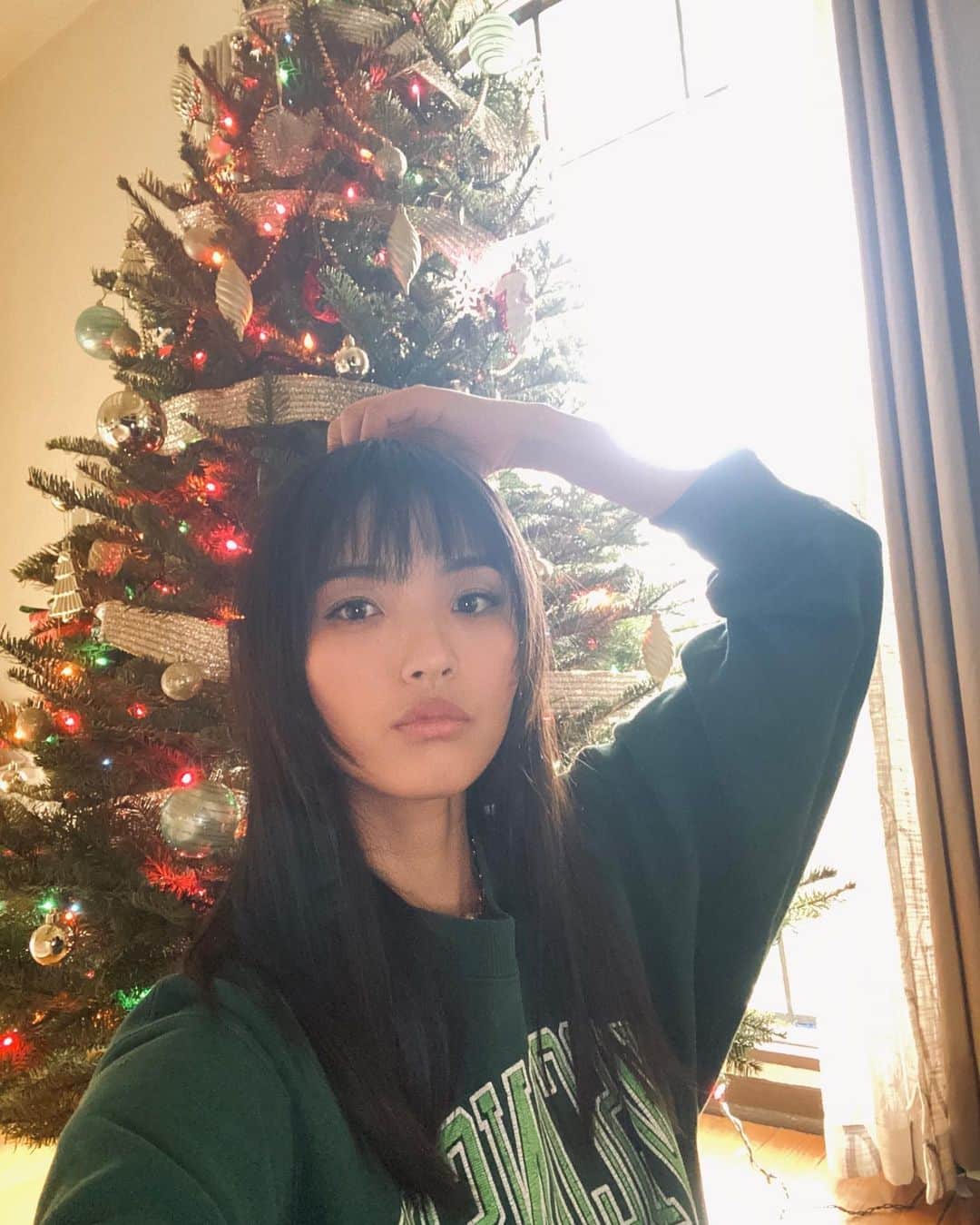 のインスタグラム：「Hi~ new selfie ~😝🥰」