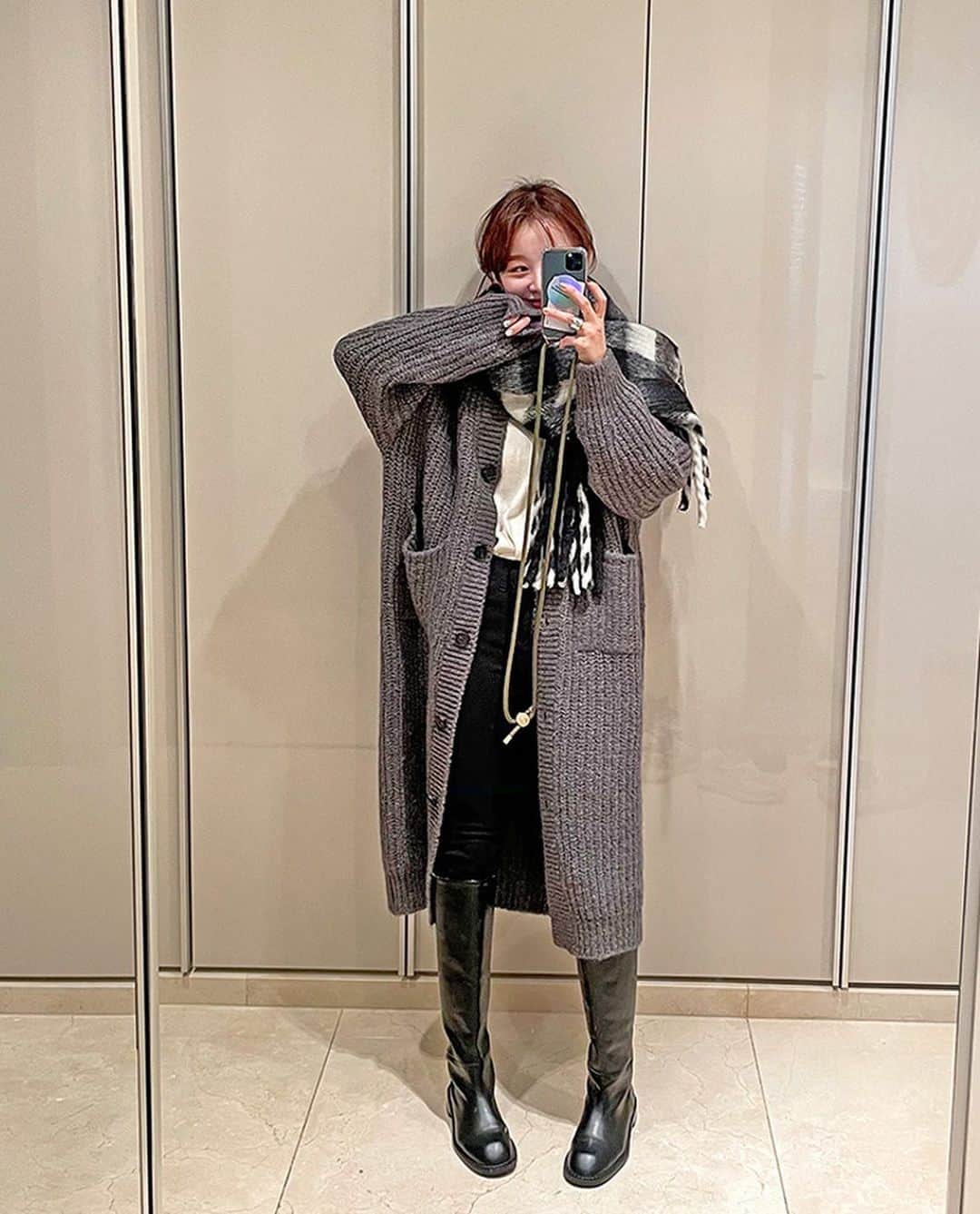 imvelyジャパンのインスタグラム：「今日の新作✔︎ ▫︎ビックボタンアルパカウールカーディガン  アルパカとウール配合で暖かく ビックボタンでポイント感まで プラスしてくれるカーディガンです🧡 ミニブリーサイズもあるので多様に長さをお選びできます🙆‍♀️  新作5％OFF中🙂✨✨ 詳細はサイトでチェックしてください💡  #韓国ファッション #イムブリー #IMVELY #カーディガン #シンプルコーデ #大人可愛い #カジュアルスタイル」
