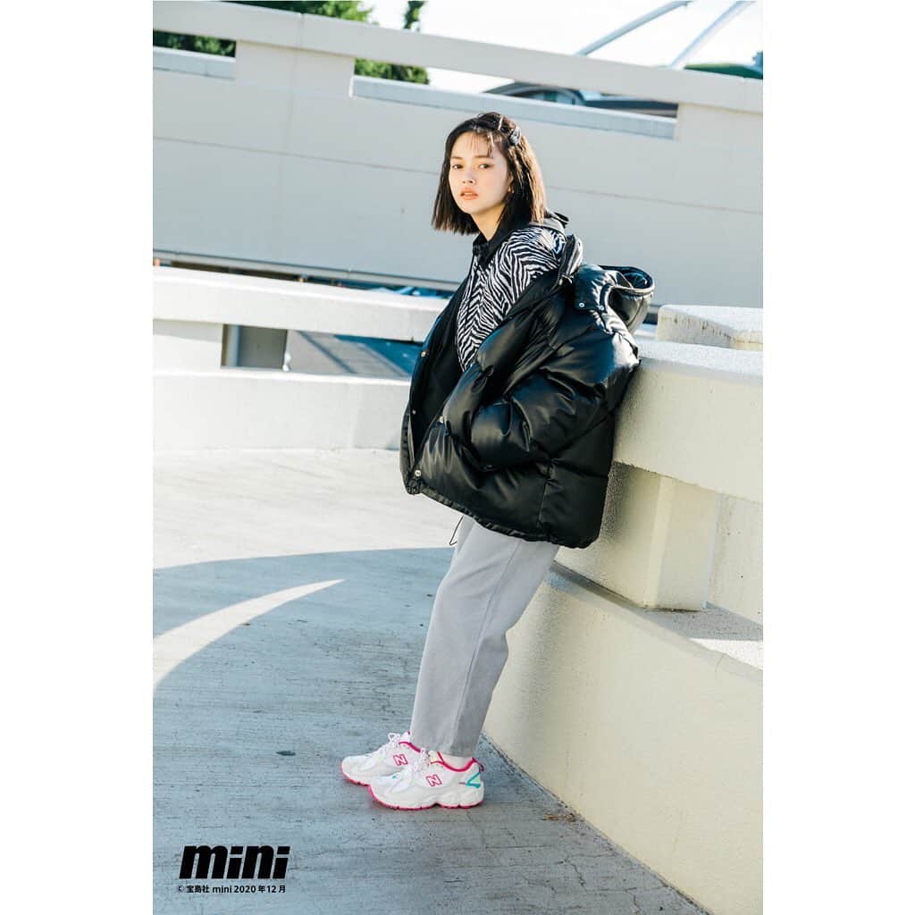 のインスタグラム：「. スニーカー派女子に送る❣️ 厳選スニーカー4選♡  2000年代のムードが可愛い😆 Model：WL703BF　¥9,000+tax . #abcマート#abcmart#エービーシーマート #newbalance#ニューバランス#mini#スニーカー#スニーカーコーデ」