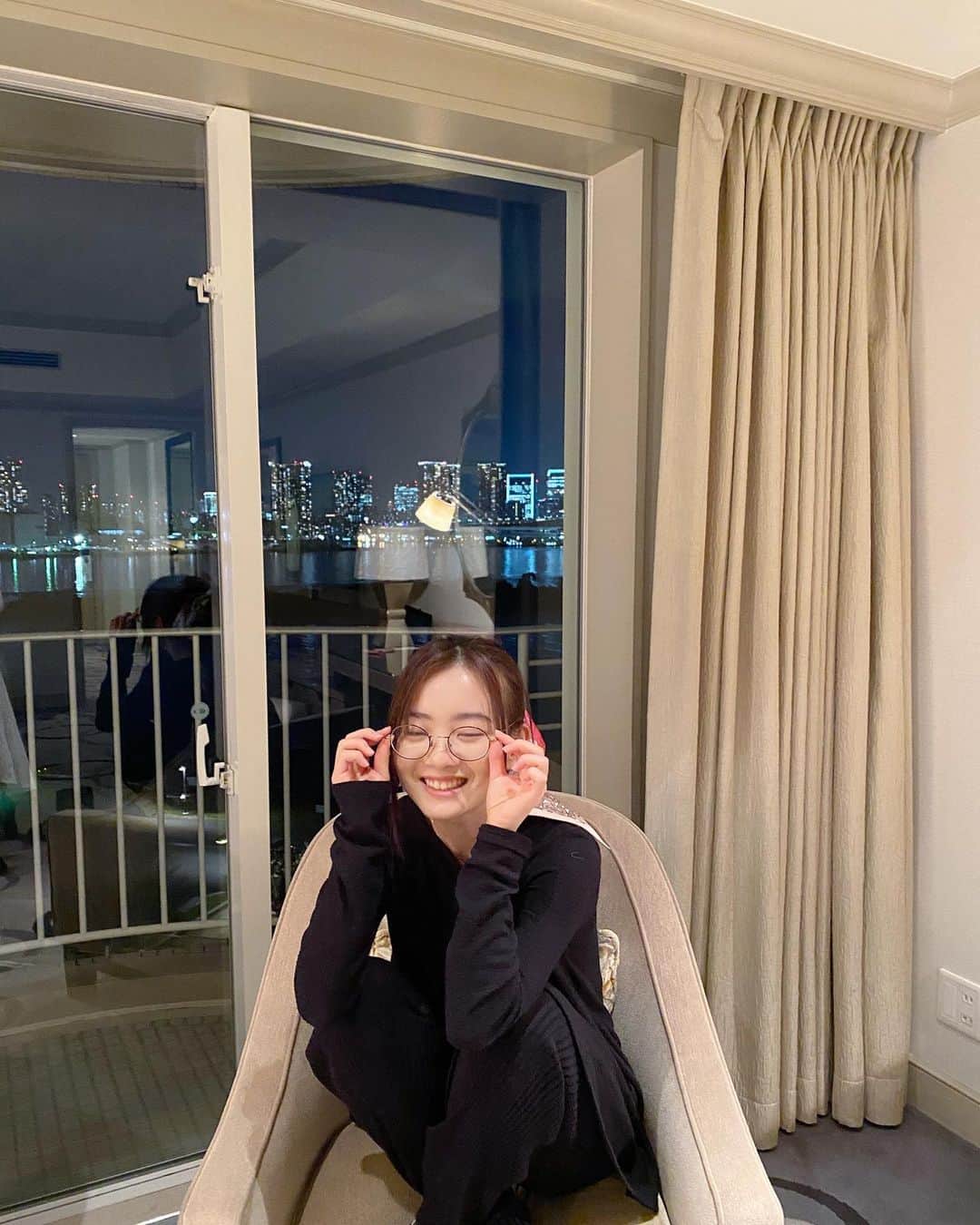 青山舞莉のインスタグラム：「:)」