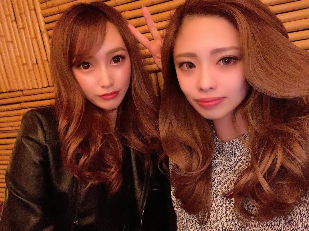 ゆうかのインスタグラム：「極度な人見知りの2人👼💓笑 #東京#新宿#歌舞伎町#キャバ嬢#キャバクラ#アジアンクラブ#アジアン」