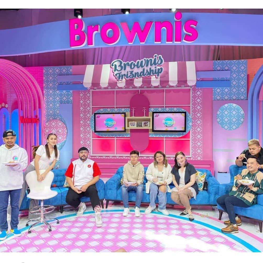 アユ・ティンティンさんのインスタグラム写真 - (アユ・ティンティンInstagram)「Yeaaaa thanka manis @brownis_ttv ❤️😘😆」12月9日 16時16分 - ayutingting92