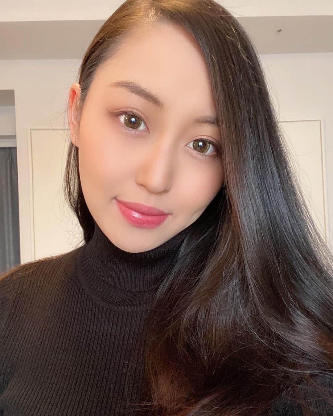 岩上愛美さんのインスタグラム写真 - (岩上愛美Instagram)「久々にナチュラルメイク🥴😄  #naturalmakeup #makeup」12月9日 16時34分 - amiiwakami