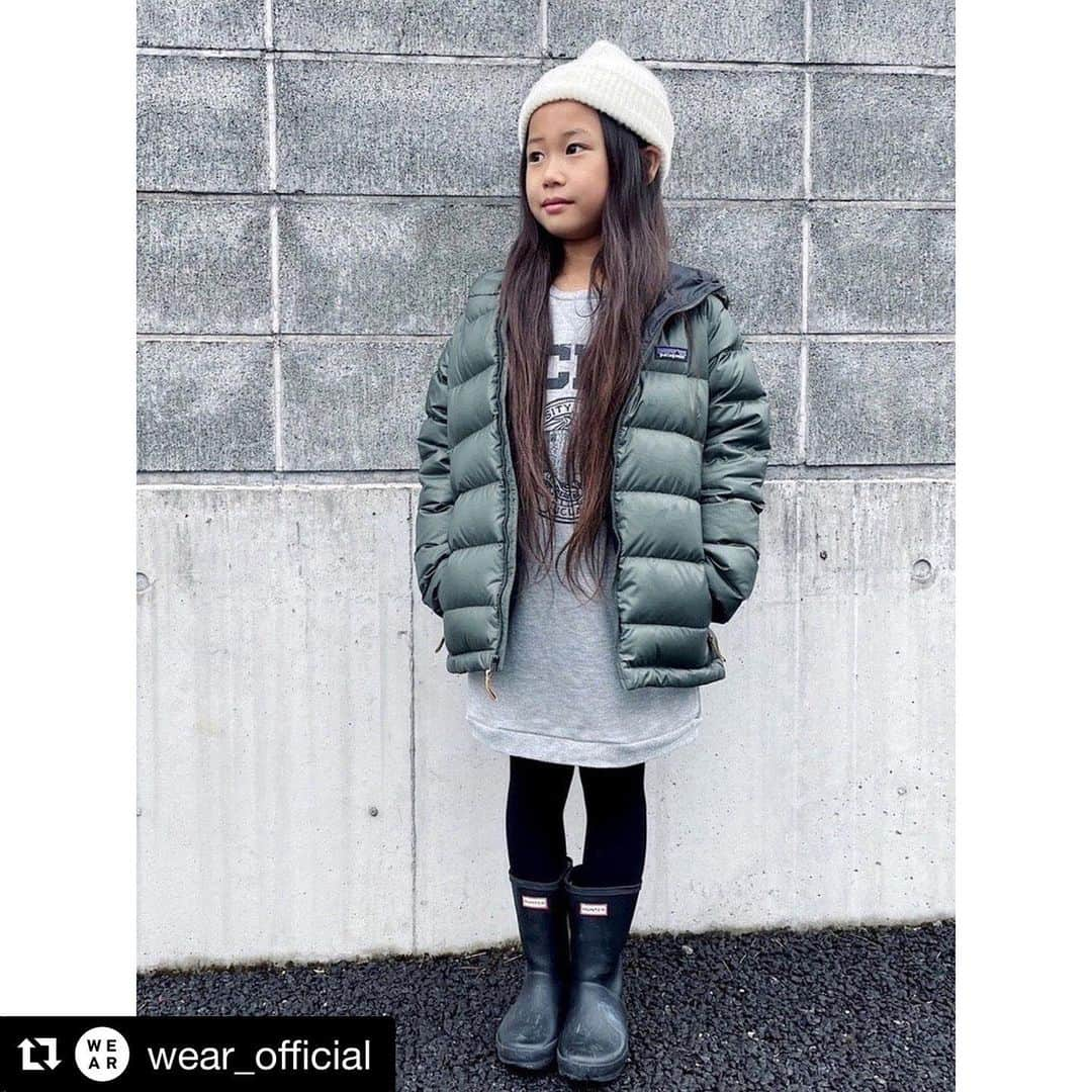 takacolaのインスタグラム：「⋆ @wear_official  ありがとうございます💚 ⋆⋆⋆⋆⋆⋆⋆⋆⋆⋆⋆⋆⋆⋆⋆⋆⋆⋆⋆⋆⋆⋆⋆⋆⋆⋆⋆⋆⋆⋆⋆⋆⋆⋆⋆⋆⋆⋆⋆⋆⋆⋆⋆ #Repost @wear_official with @get_repost ・・・ .  NAME: niko (WEAR ID: niccooooo)  #WEAR #ootd #outfit #fashion #WEAR更新 #ZOZOTOWN #ZOZO #pickup #ダウンジャケット #ニット帽 #スウェット #スウェットワンピース #タイツ #レインブーツ #カジュアルコーデ #休日コーデ #あったかコーデ #キッズコーデ #patagonia #hunter」