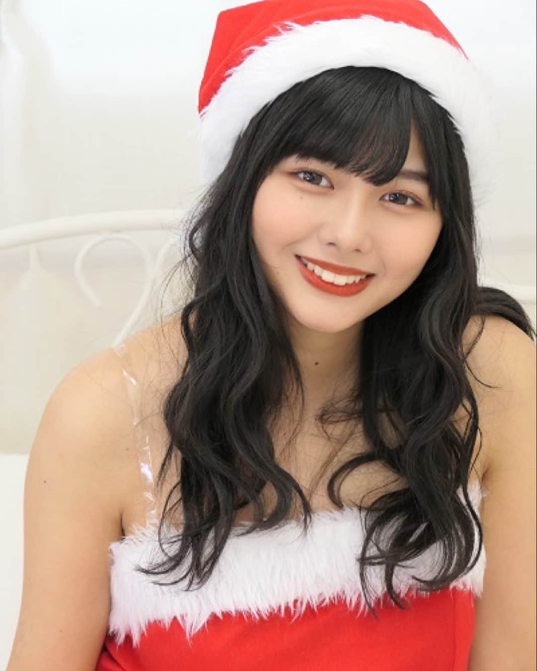 蒼山みことのインスタグラム：「今年のクリスマス、みんなはどんなプレゼントをお願いする？？？🎄🦌🛷🎅  #newpost #photo #photography #クリスマス #サンタコス #一眼レフ #撮影会 #撮影会モデル #撮影 #撮影モデル #加工なし #ミスid #ミスid2021 #ファイナリスト #タレント #グラビアアイドル #グラビア #インスタグラビア #いいね #いいね返し #いいね返しは絶対 #lfl #l4l #likeforlikes #like4likes #instaphoto #instagood #follow #followｍe」