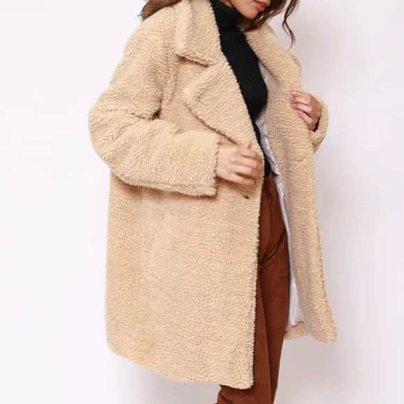 ラレイアのインスタグラム：「🌺 楽天スーパーSALE期間限定😍 La Leiaのボアピーコートが衝撃の2,000円+tax☺️✨ ・ 残りわずかで無くなり次第終了となります！ ・ スーパーSALEはいよいよ明日の夜中までの開催となりますので 買い逃しのないようご注意ください😌 ・ ・ ・ @laleia_official  #hawaii#aloha#surf#beach#laleia#フォトジェニック#インスタ映え#インスタ女子#アロハ#ビーチ#楽天スーパーセール#ラレイア#楽天#ビーチガール#サーフスタイル#大人カジュア#冬#冬コーデ#冬ファッション#コート#ボアコート#アウター」