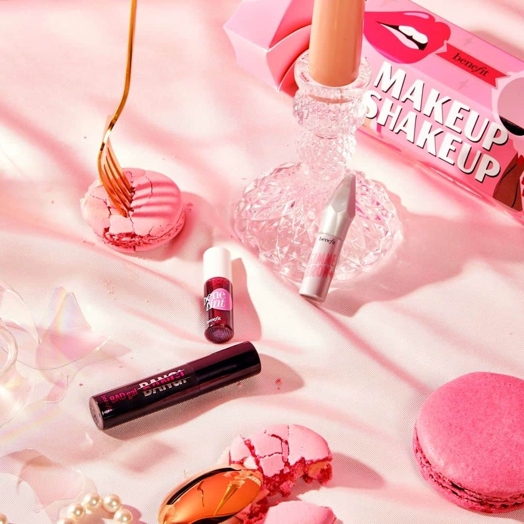 Benefit Cosmetics UKさんのインスタグラム写真 - (Benefit Cosmetics UKInstagram)「Introducing sweets into our morning routine because we need to bring the joy to December 2020, we've been through ENOUGH this year 🙌 Shop now via @BootsUK 🛍」12月9日 17時00分 - benefitcosmeticsuk
