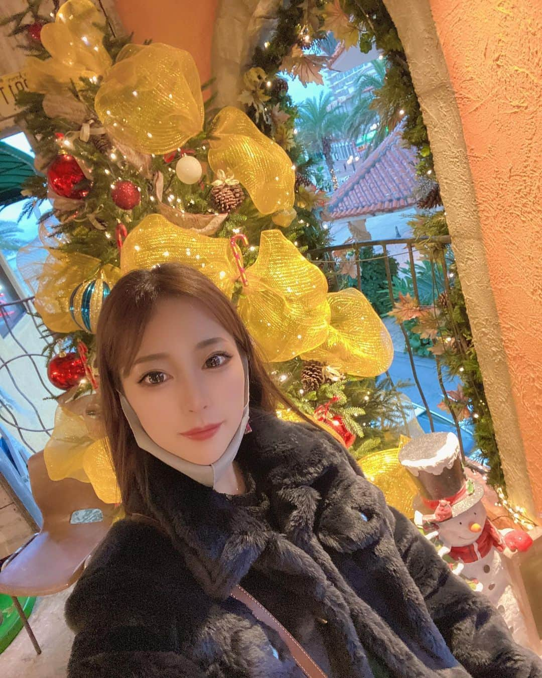 福井柑奈さんのインスタグラム写真 - (福井柑奈Instagram)「クリスマスだねぇ〜🎄🤍  クリスマス✖︎ハンバーガー🍔🍔  #ハンバーガー #アボカド #アボカドバーガー #クリスマス #クリスマスツリー #🍔 #humberger #christmas #」12月9日 17時28分 - kanna_fukui