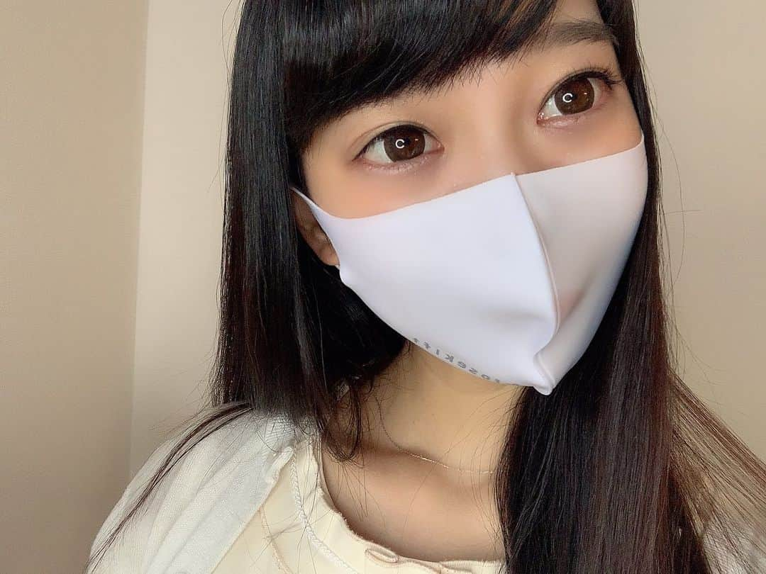 姫乃稜菜さんのインスタグラム写真 - (姫乃稜菜Instagram)「スポーツブランドのフォースキフトのマスク😷get😳  肌触りにつけ心地めちゃくちゃ良くて👏 洗って使えるのにめちゃ安い😳 結構おすすめなのです👆 グレーも買おう😊  #フォースキフト#マスク#fosekift」12月9日 17時31分 - sister.himeno