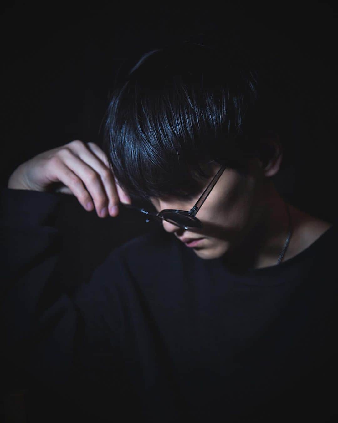 YUTAのインスタグラム：「self-portrait📷  #UNIONE #YUTA  #all_shots #art #blackandwhite #capture #color #composition #exposure #focus #moment #snapshot #写真部　#写真好きと繋がりたい」