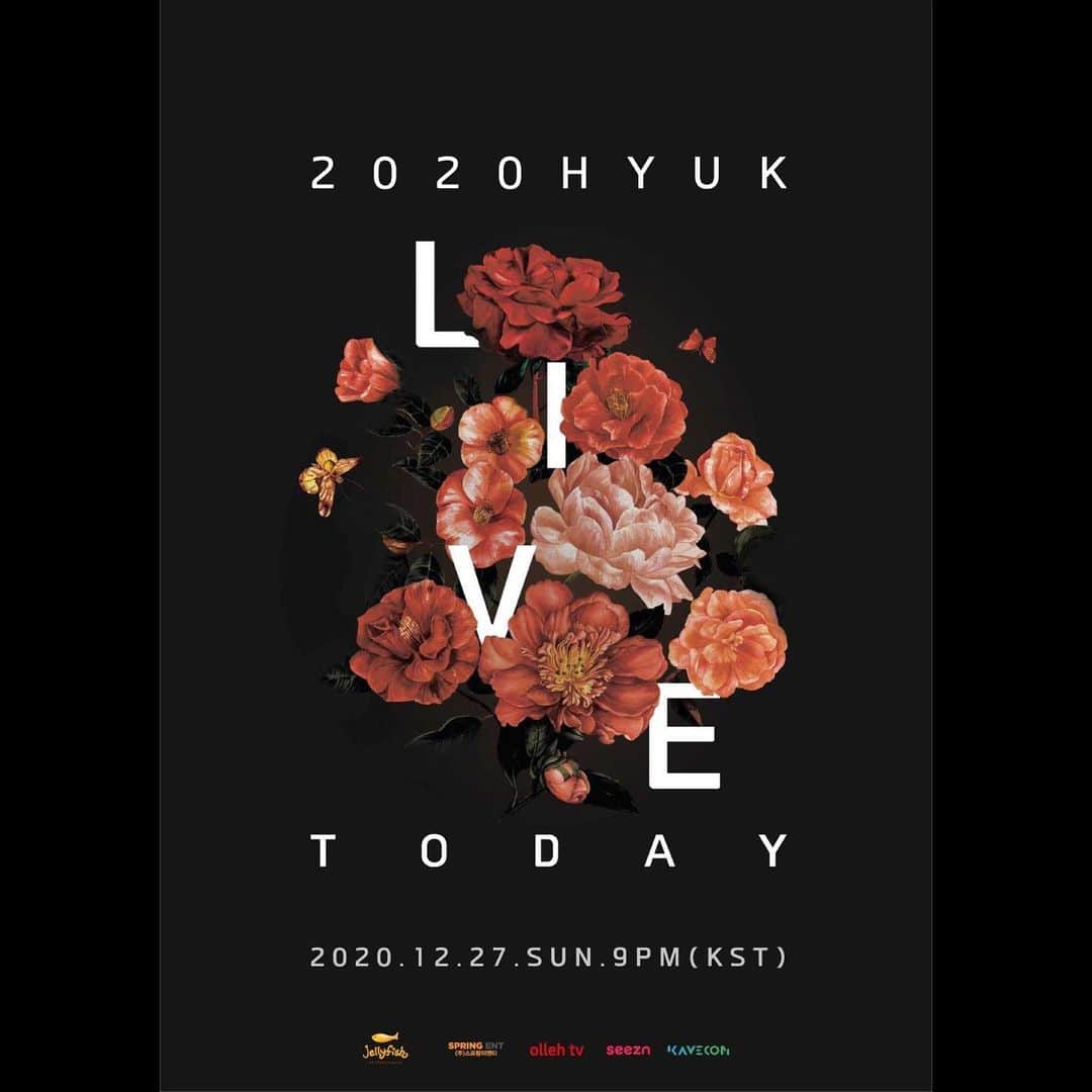 VIXXさんのインスタグラム写真 - (VIXXInstagram)「- 2020 HYUK LIVE TODAY 진행 안내🌺  한 달도 채 남지 않은 2020년. 혁이와 함께 따뜻하게 마무리해요!  ✔️공연일시 : 2020.12.27(일) PM 9 ✔️송출플랫폼 - 국내 : KT 올레tv (IPTV), KT Seezn (어플리케이션) - 해외 : KAVECON (http://www.kavecon.com/) ✔️판매가격 - 국내 : 33,000원 (VAT 포함) - 해외 : 31달러 (VAT 포함) ✔️예약 구매기간 - 올레tv : 2020.12.11(금) 15:00 ~ 2020.12.27(일) 23:59 - Seezn : 2020.12.11(금) 15:00 ~ 2020.12.27(일) 20:50 - KAVECON : 2020.12.11(금) 15:00 ~ 2020.12.27(일) 21:00  ** 각 플랫폼 별 VOD 예약 구매 시 온라인 생중계가 무료로 제공됩니다. ** VOD 서비스 개시일로부터 60일까지 시청 및 구매가 가능합니다.  🔽팬카페 공지 확인🔽 http://cafe.daum.net/RealVIXX/86Ek/1327  #빅스 #VIXX #혁 #HYUK #한상혁  #2020_HYUK_LIVE_TODAY」12月9日 18時04分 - vixx_stargram